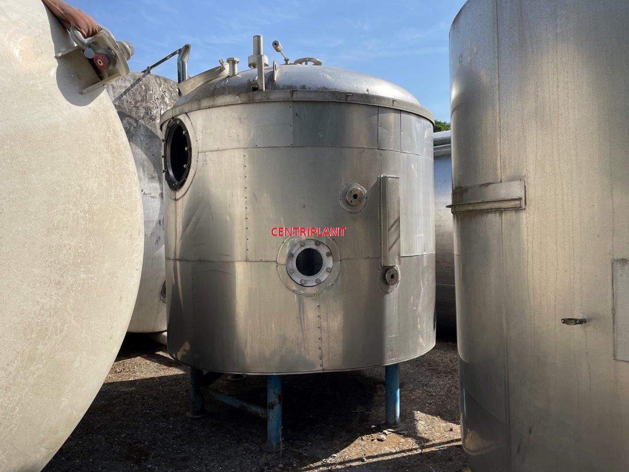13460 - 9,500 LITRE STAINLESS STEEL TANK, INSULATED AND CLAD WITH STAINLESS STEEL
